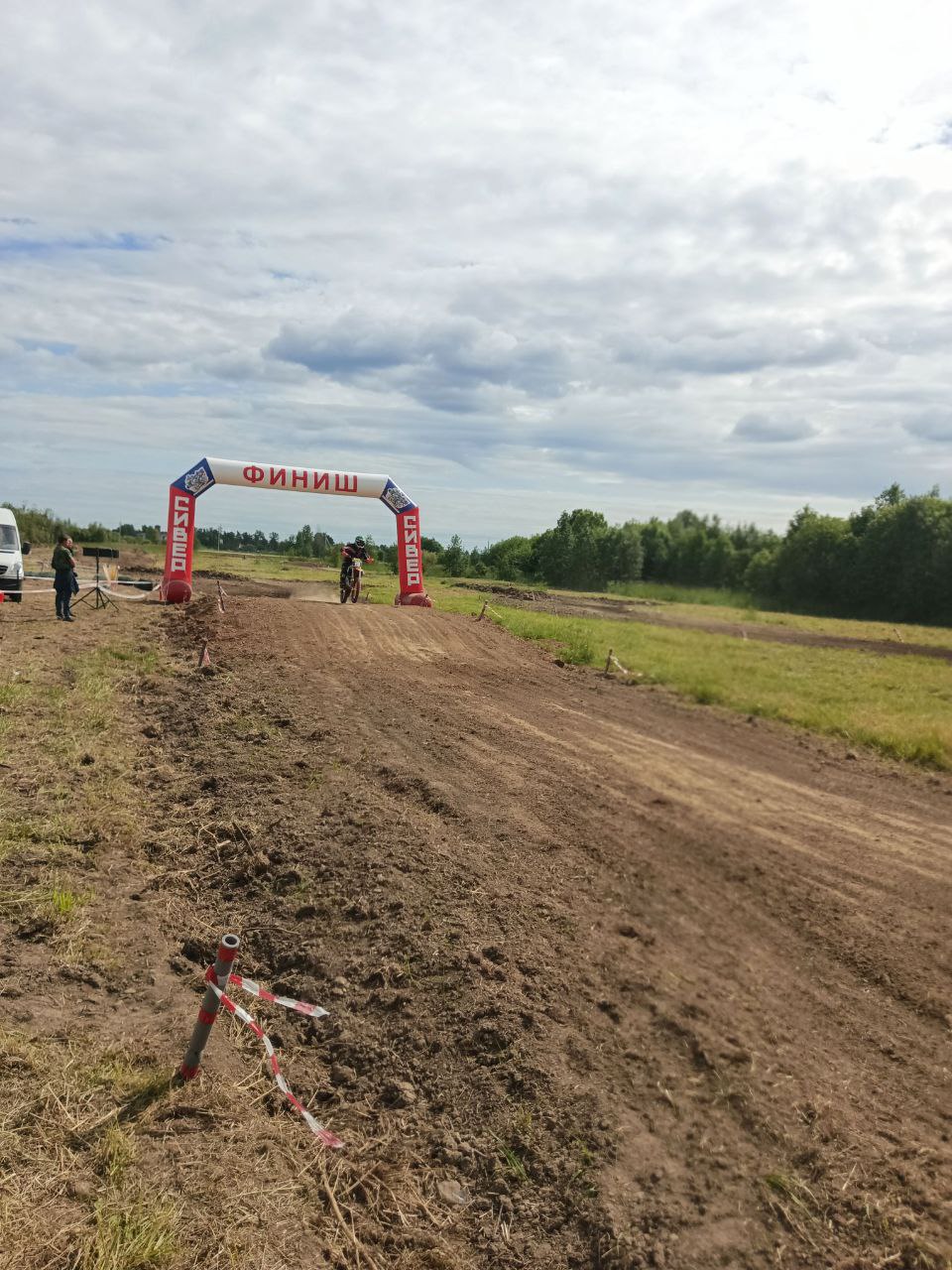 Фотоотчет со второго этап Чемпионата Вологодской области по мотокроссу в городе Кириллов 2025 год. Финиш команды Hawks Team MX